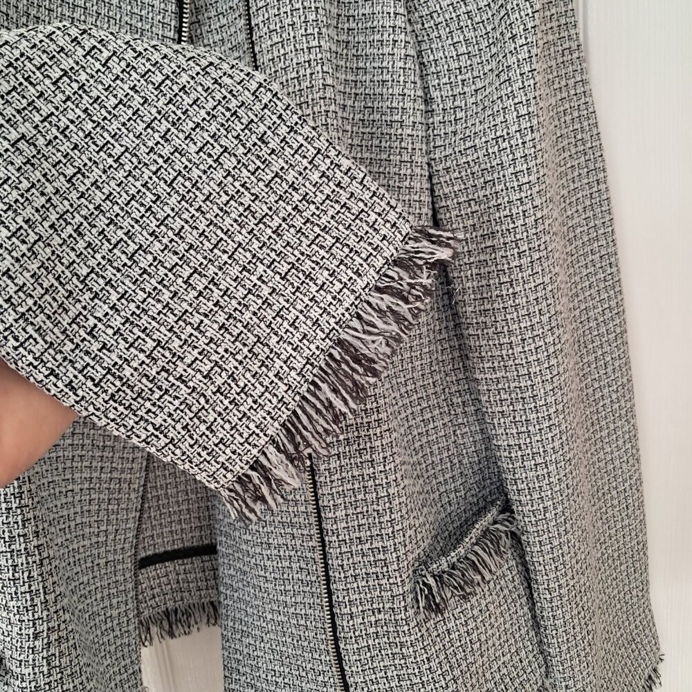 DKNY Women's Business Plus size Fringe Trim Tweed style zipper blazer size 16 - Picture 4 of 9